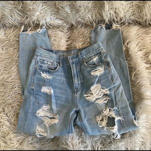 American Eagle Outfitters “mom jean” size 0 short